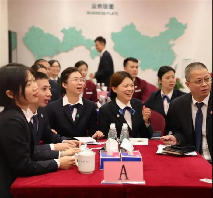 1-2112130UF5421.jpg